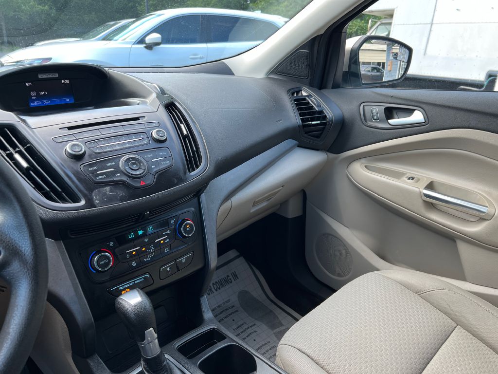 2017 ford escape se
