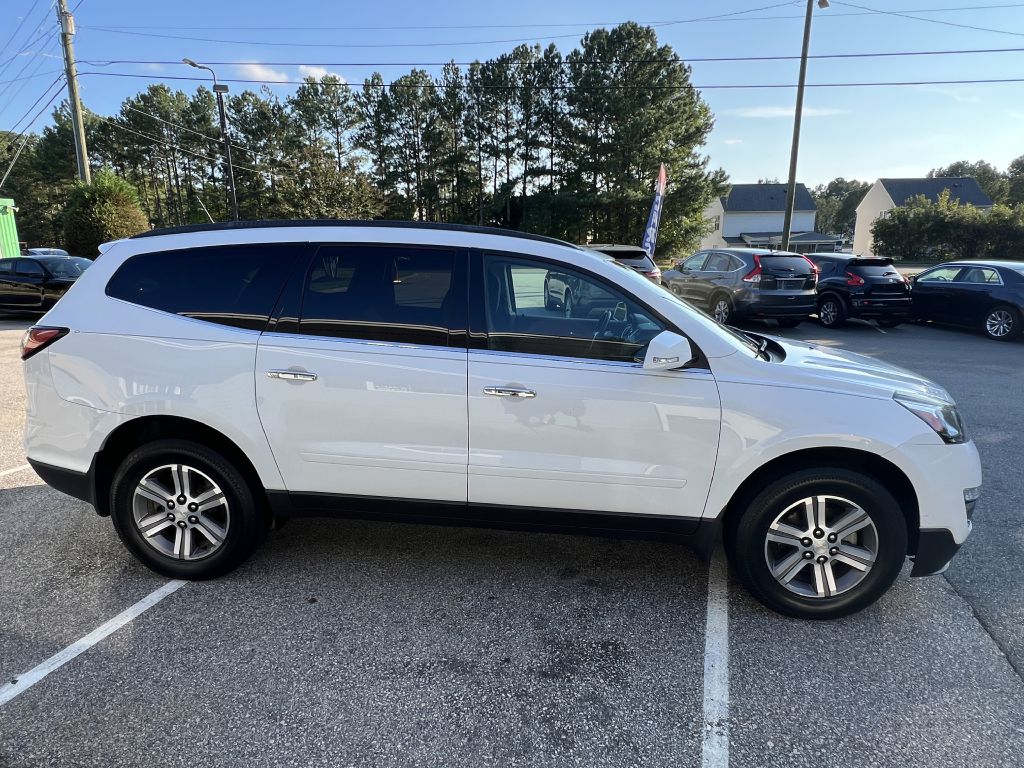 2017 chevrolet traverse lt