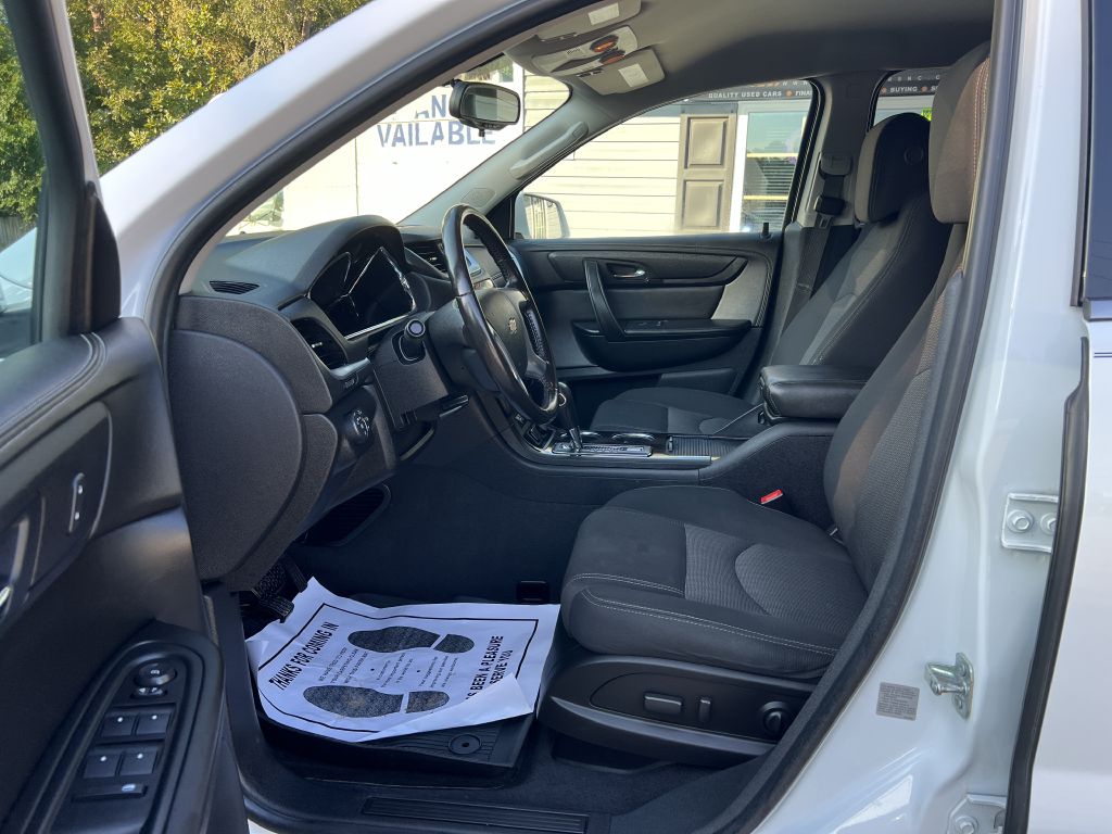2017 chevrolet traverse lt