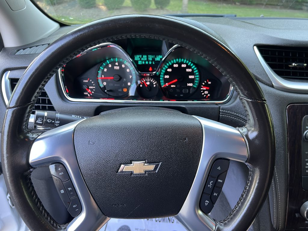 2017 chevrolet traverse lt