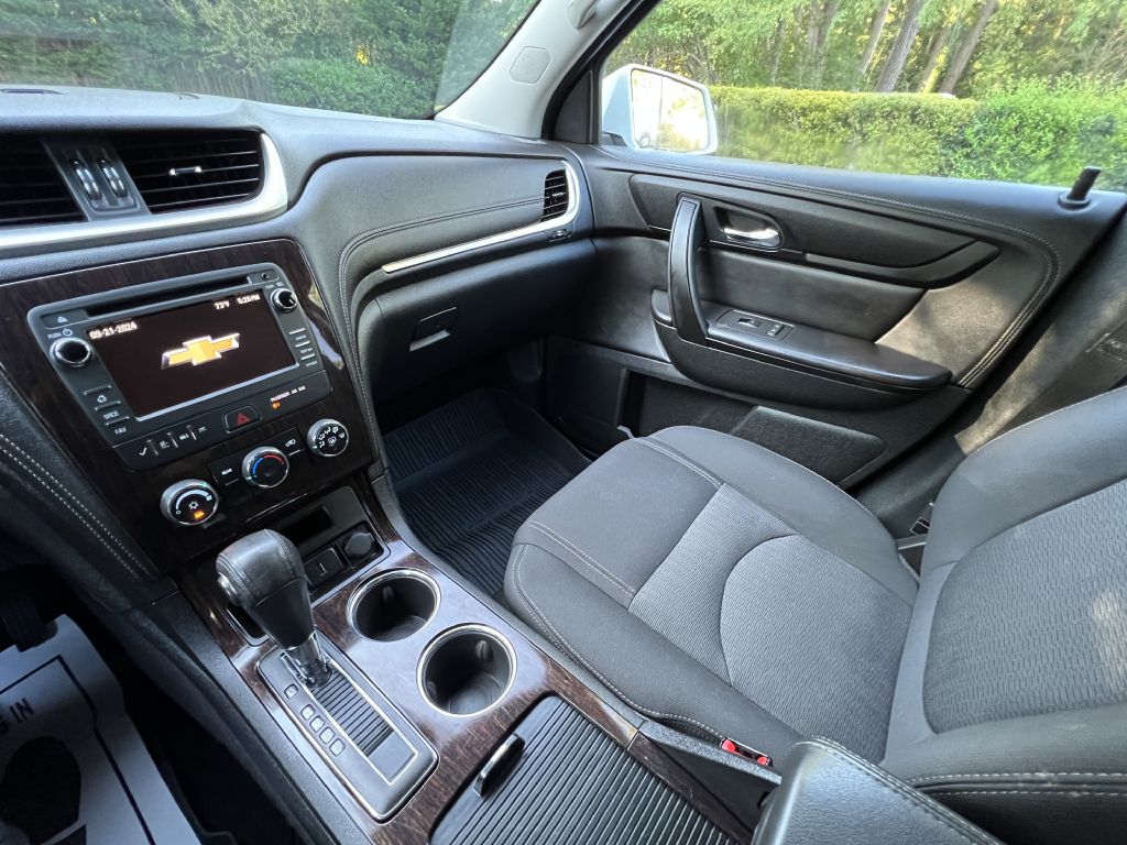 2017 chevrolet traverse lt