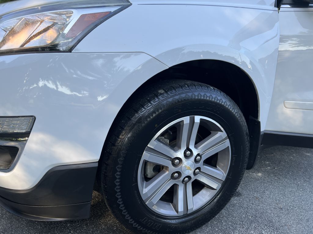 2017 chevrolet traverse lt