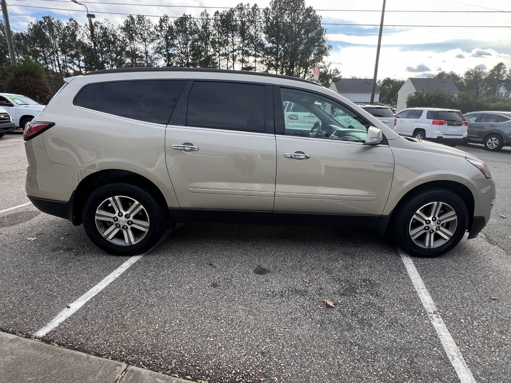 2017 chevrolet traverse lt
