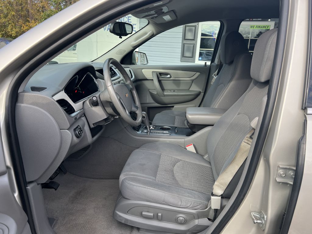 2017 chevrolet traverse lt
