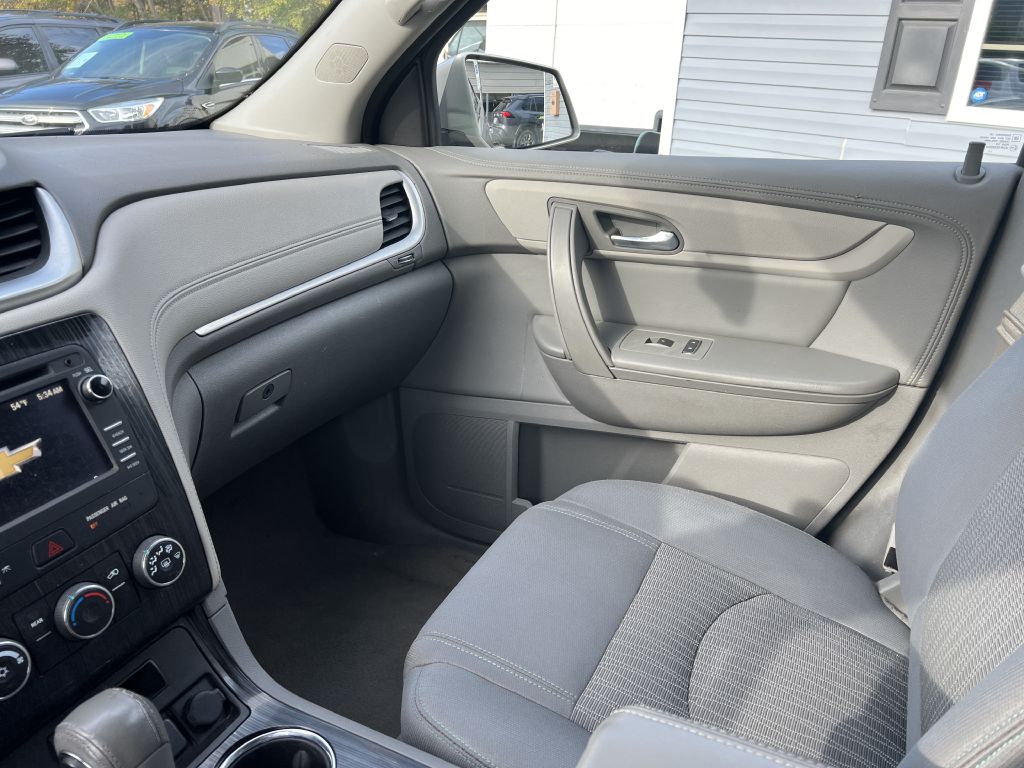 2017 chevrolet traverse lt