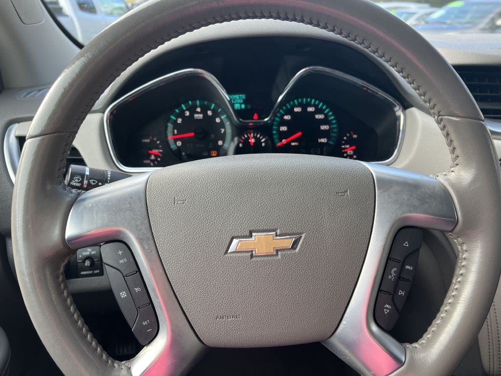 2017 chevrolet traverse lt
