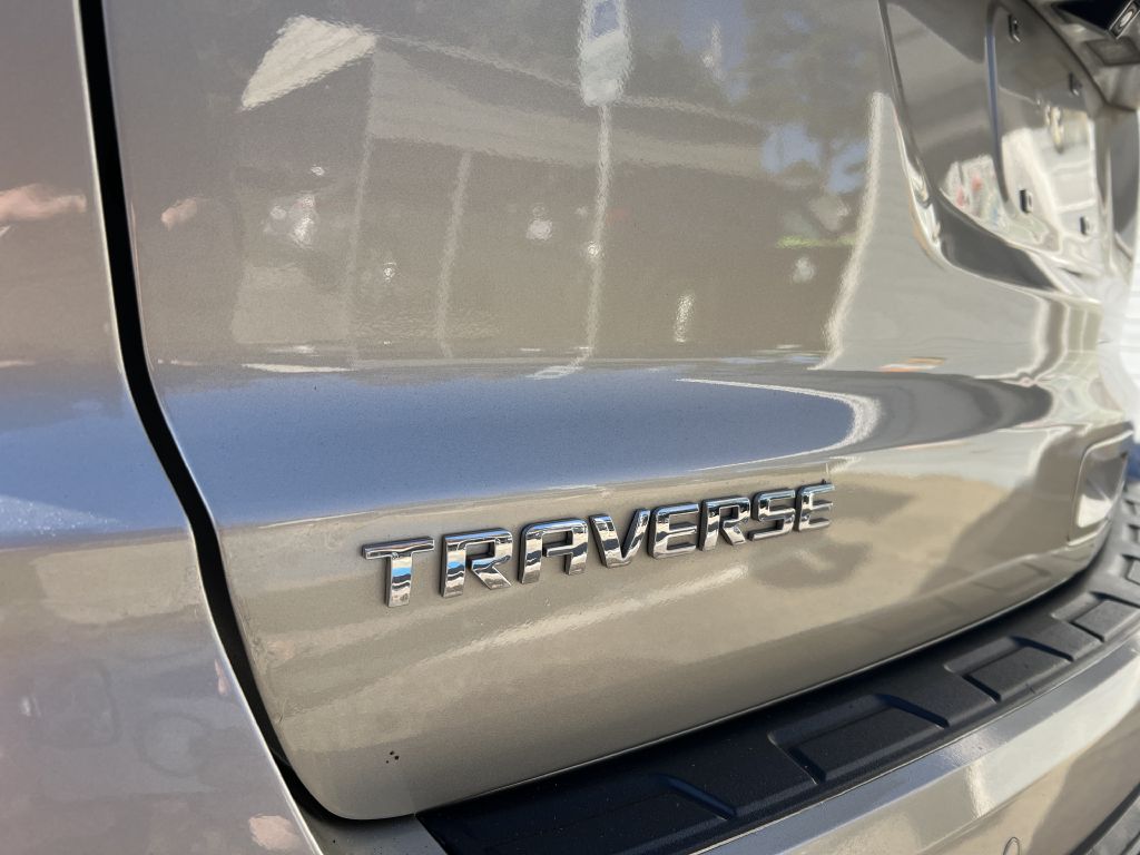 2017 chevrolet traverse lt