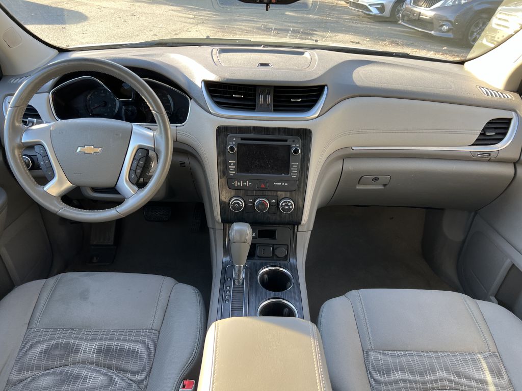 2017 chevrolet traverse lt