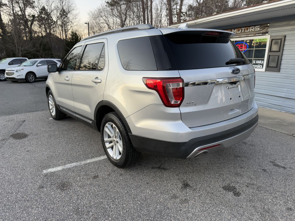 2017 ford explorer xlt