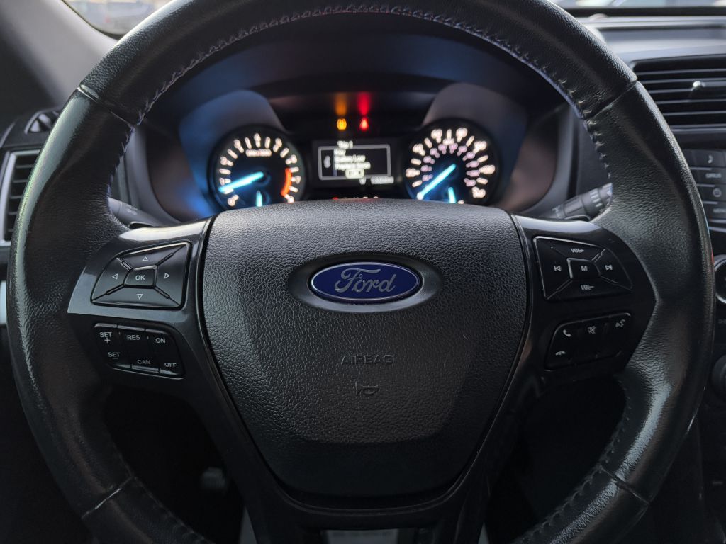2017 ford explorer xlt