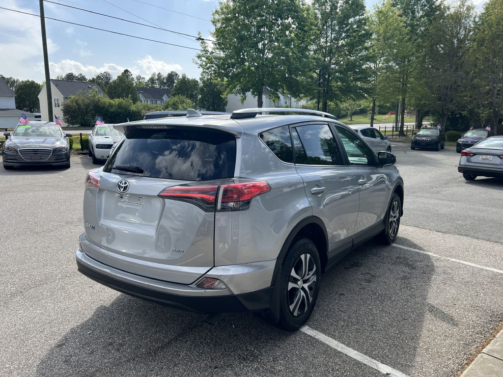 2018 toyota rav4 le