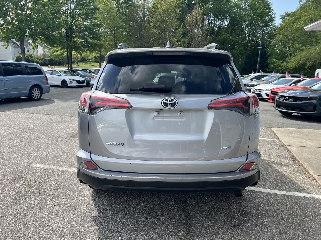 2018 toyota rav4 le