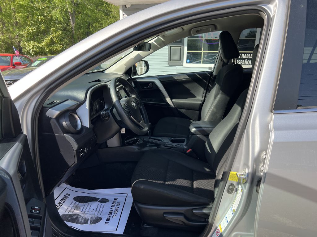 2018 toyota rav4 le