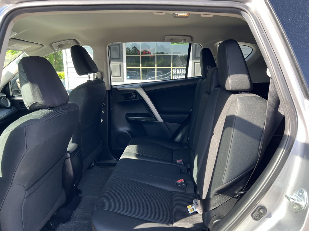 2018 toyota rav4 le