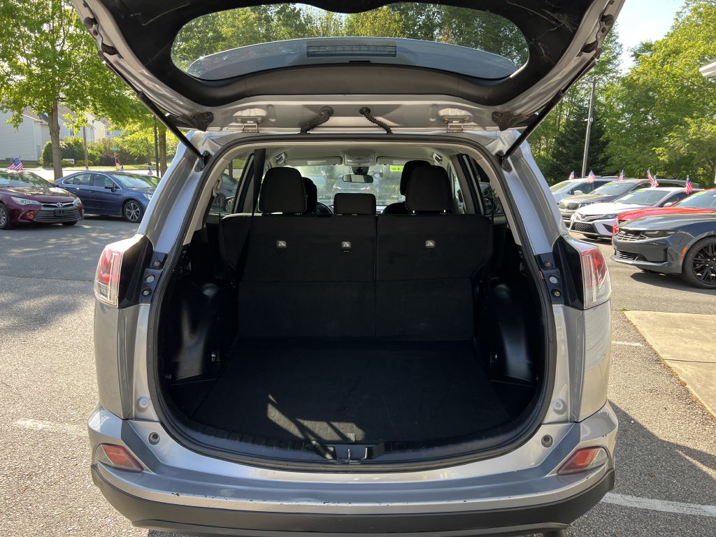 2018 toyota rav4 le