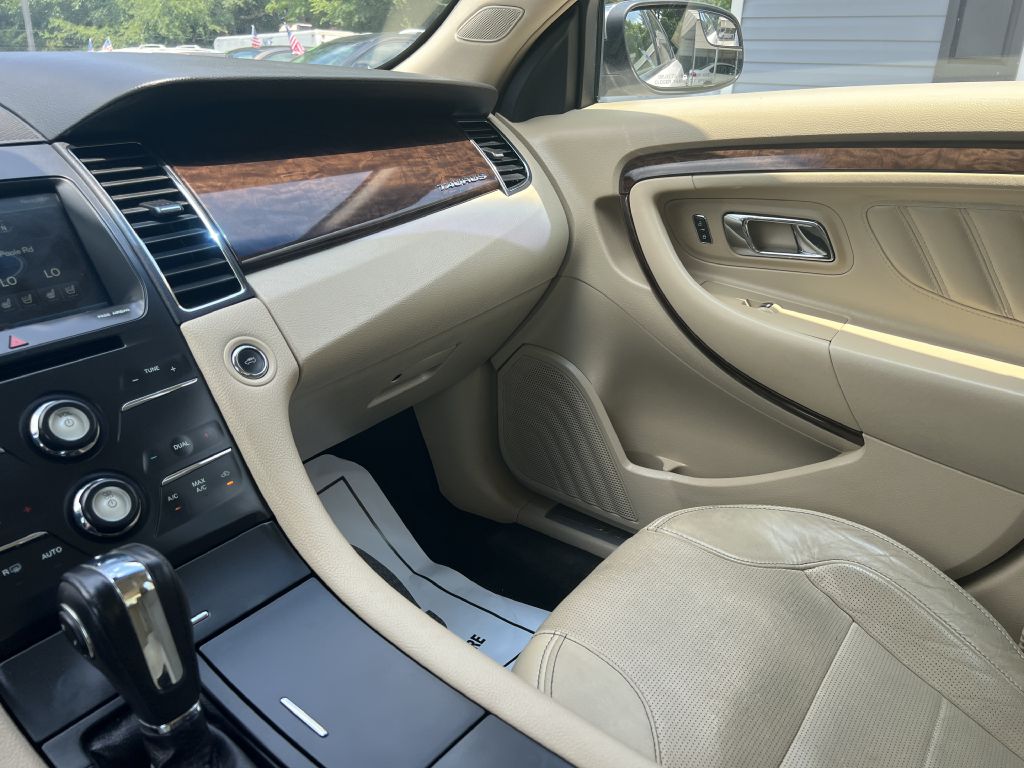 2014 ford taurus limited