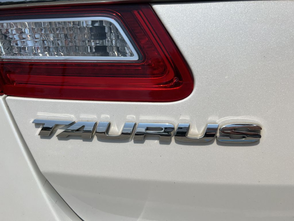 2014 ford taurus limited
